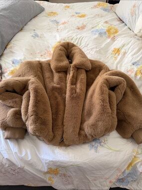 Women's Plush Faux Fur Bomber Jacket - Brown